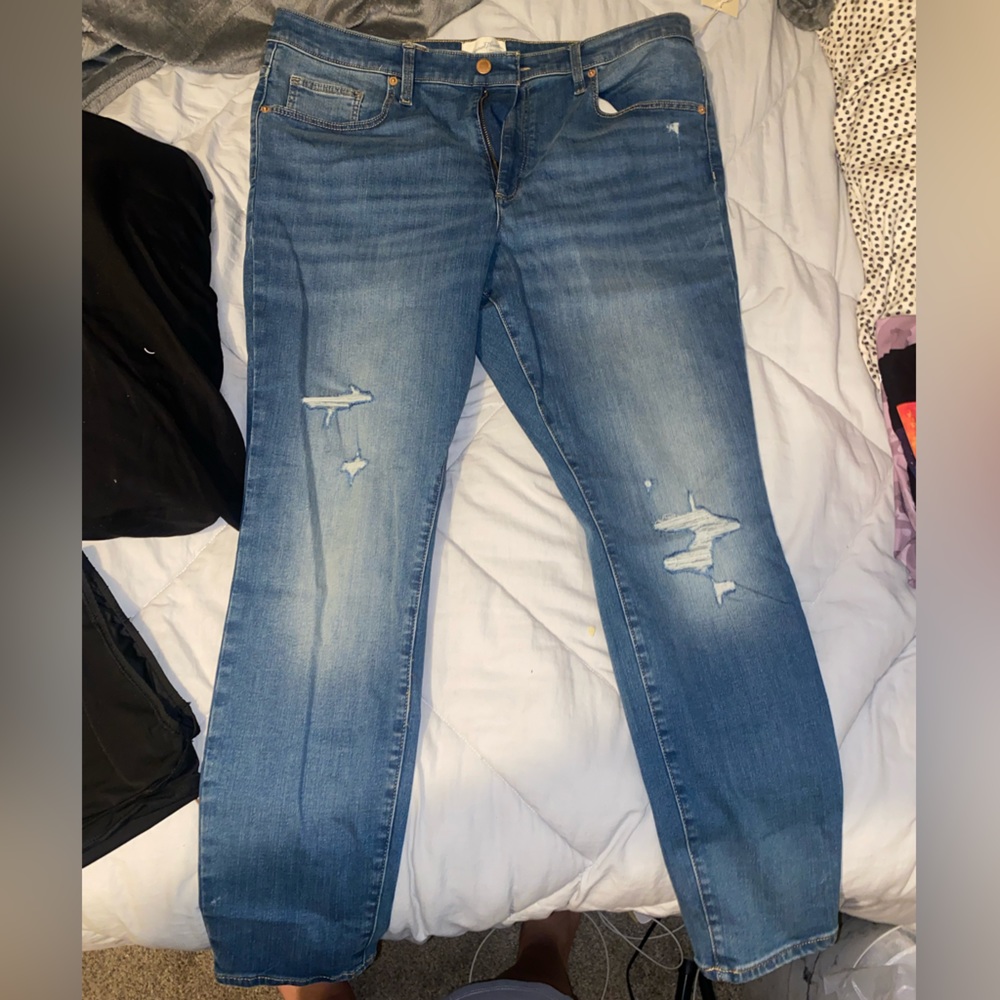 Universal thread medium denim washed ripped jeans